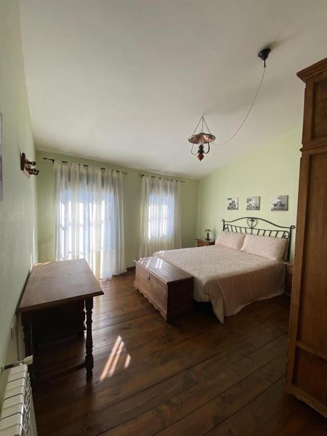 Espaciosa Y Elegante Casa Rural En Лос-Маринес Экстерьер фото