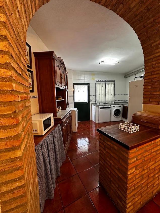 Espaciosa Y Elegante Casa Rural En Лос-Маринес Экстерьер фото