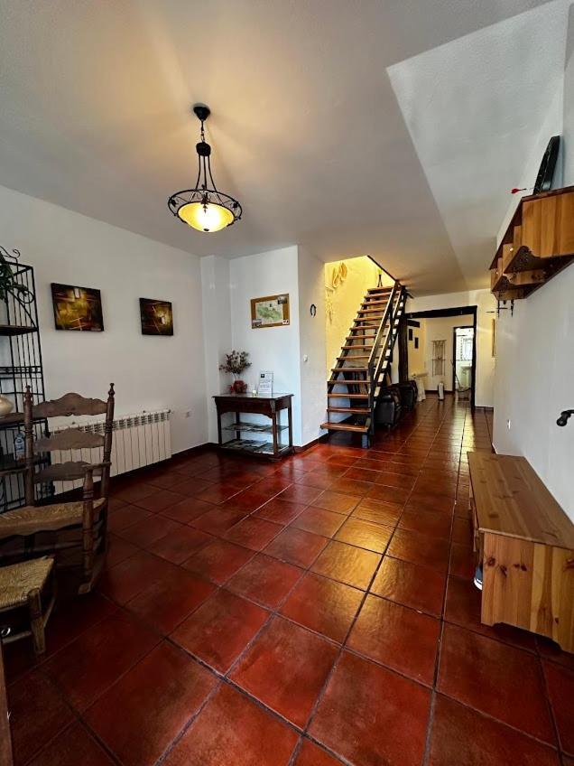 Espaciosa Y Elegante Casa Rural En Лос-Маринес Экстерьер фото