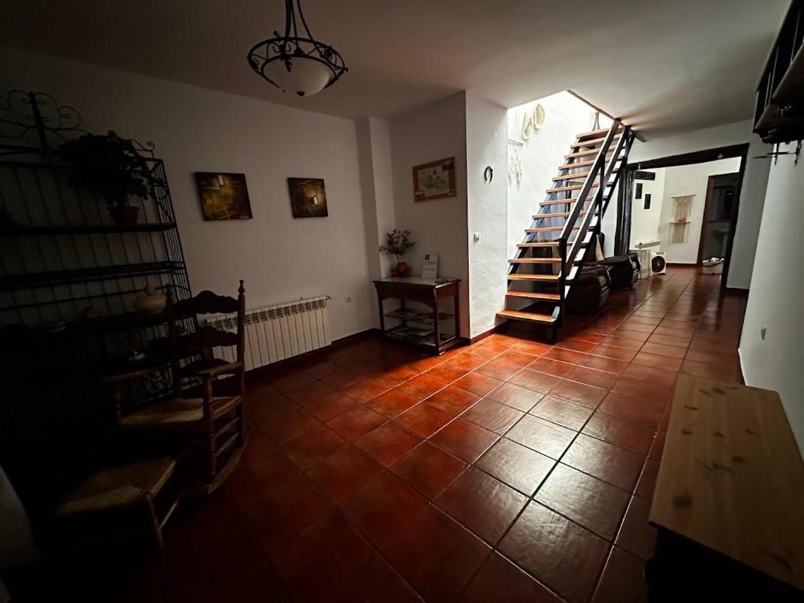 Espaciosa Y Elegante Casa Rural En Лос-Маринес Экстерьер фото