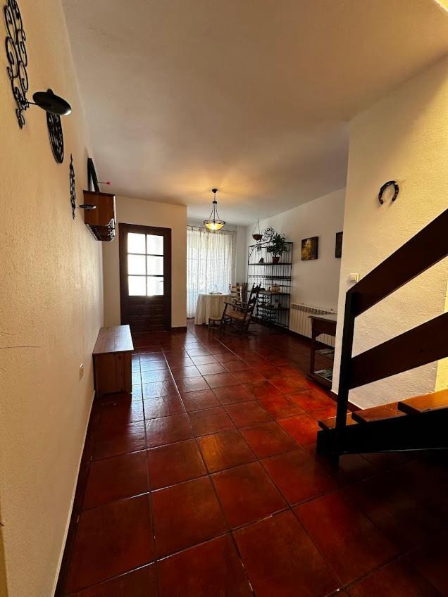 Espaciosa Y Elegante Casa Rural En Лос-Маринес Экстерьер фото